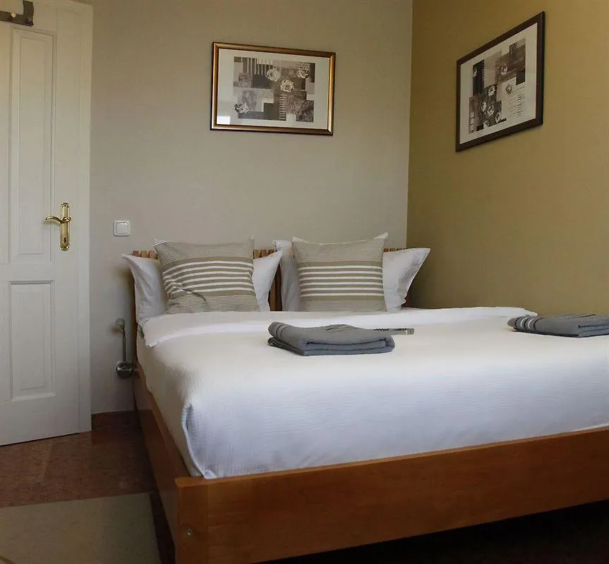 Garden House & East Park-Apartments Grossdorf  Guest house
