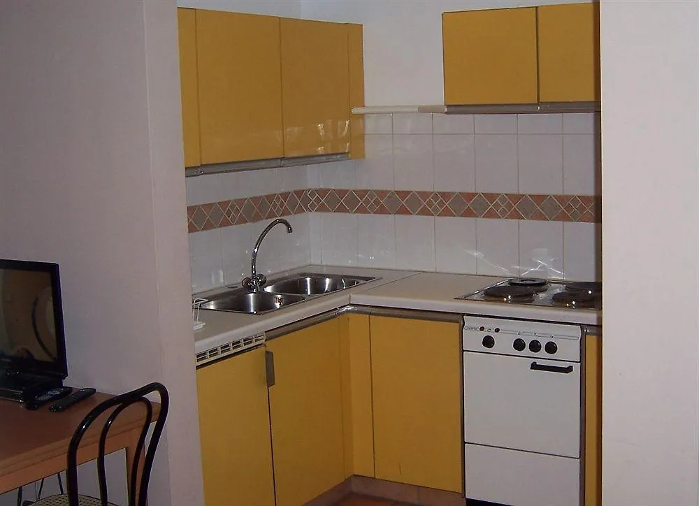 Garden House & East Park-Apartments Grossdorf  2*, Grossdorf (Tyrol)