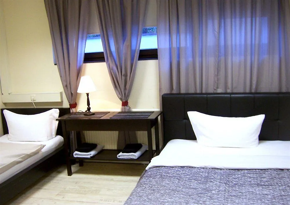 Garden House & East Park-Apartments Grossdorf  2*, Grossdorf (Tyrol)