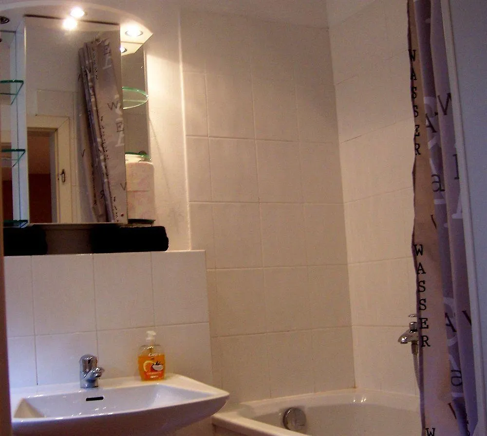 Garden House & East Park-Apartments Grossdorf  Guest house