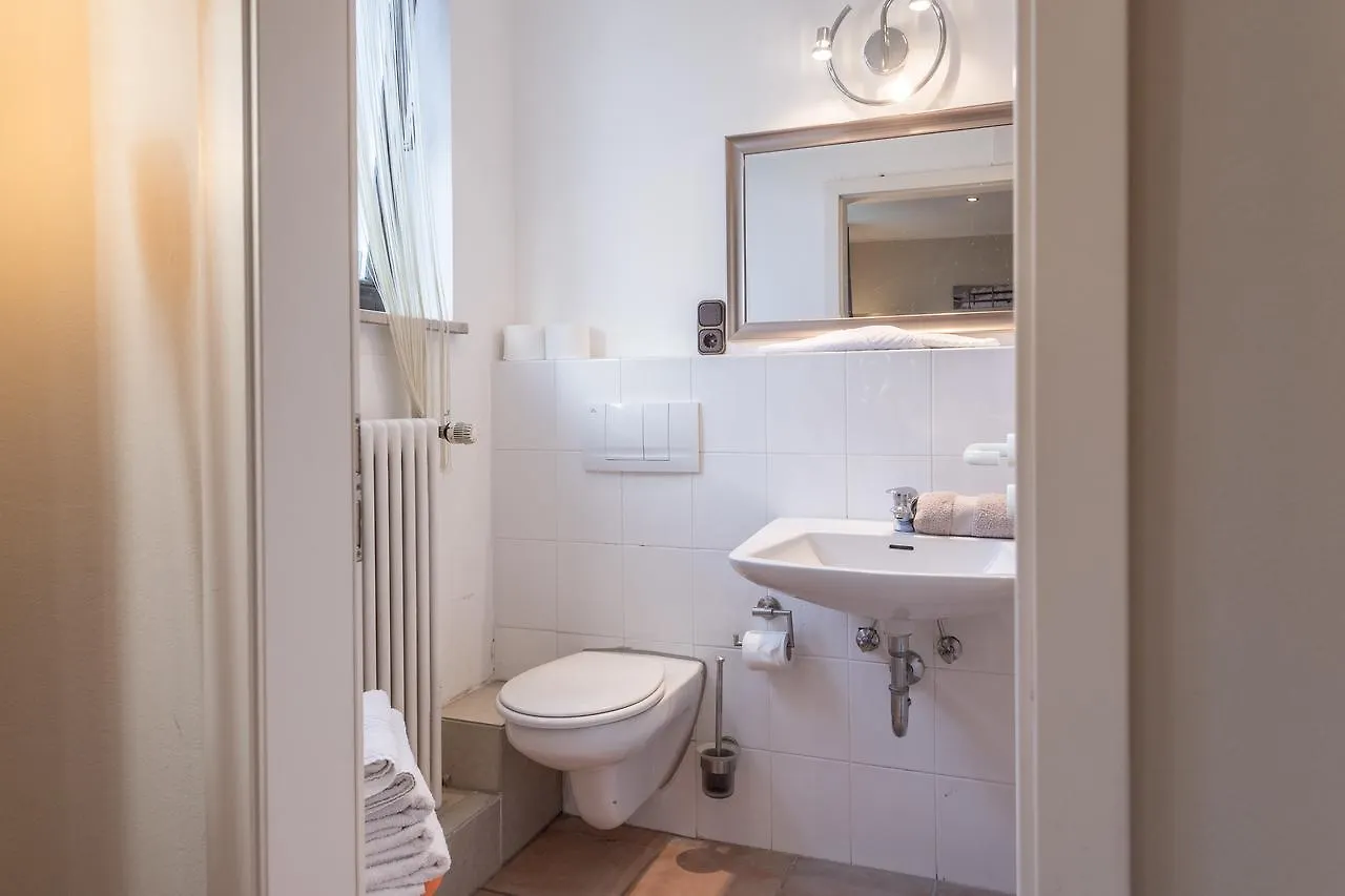 Garden House & East Park-Apartments Grossdorf  2*, Grossdorf (Tyrol)