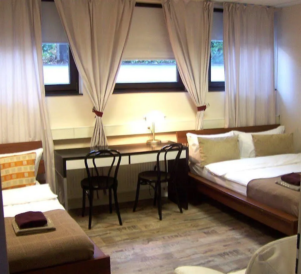 ** Guest house Garden House & East Park-Apartments Grossdorf  Austria