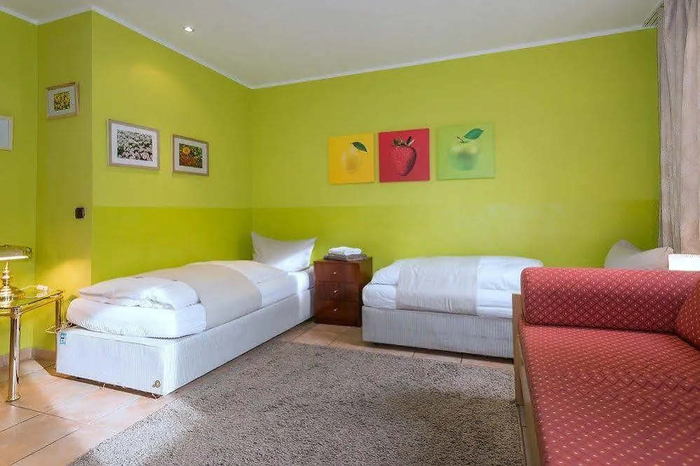 Garden House & East Park-Apartments Grossdorf  Guest house