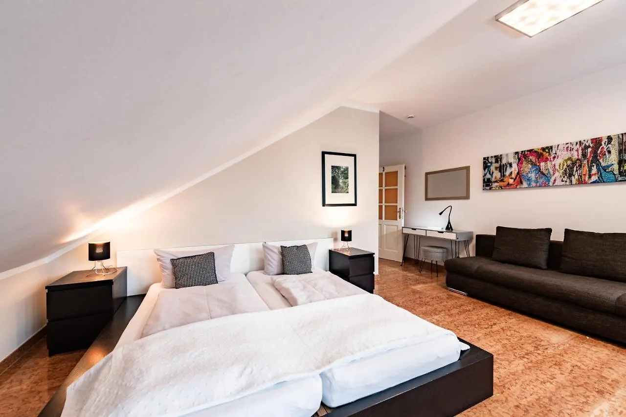 Garden House & East Park-Apartments Grossdorf  Guest house